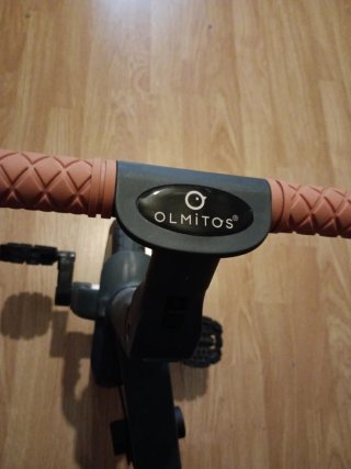 Bicicleta esmart Giro con casco