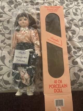 Bambola di porcellana vintage