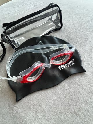 Gafas de natación y gorro