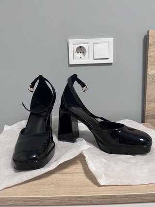 Tacon negro Talla 37/ Shein/ Nuevos