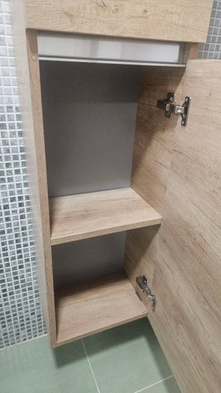 Mueble baño efecto madera con lavabo (+ armario).