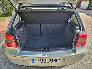 Volkswagen Golf 1.6 Conceptline 5p. 100 CV