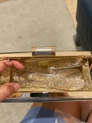Bolso Clutch Lodi Dorado