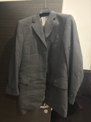 Traje de chaqueta gris hombre