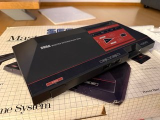 SEGA Master System Plus + Light Phaser + 2 Mandos