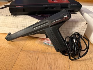 SEGA Master System Plus + Light Phaser + 2 Mandos
