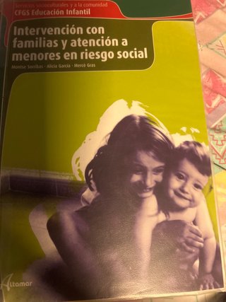 Intervención con familias y atención a menores ...