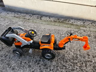 Tractor a pedales Smoby Builder Max con remolque