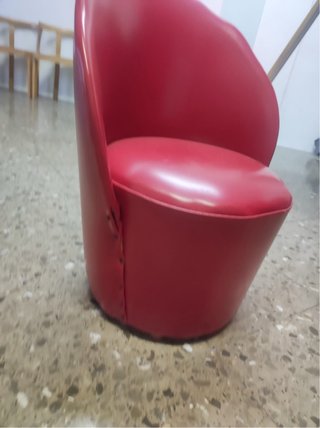 Silla de cuero roja