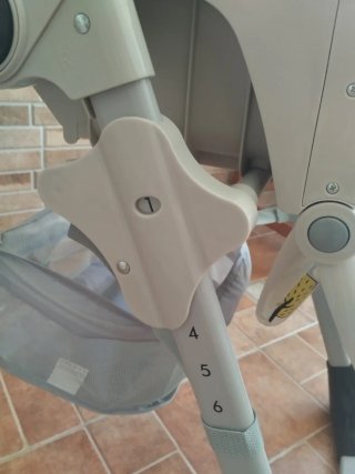 Trona Kinderkraft casi nueva