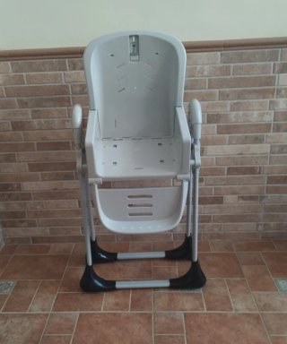 Trona Kinderkraft casi nueva