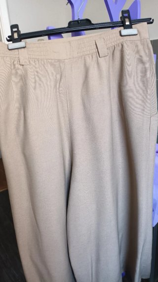 Falda pantalón midi beige