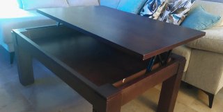 Mesa de salón elevable de madera