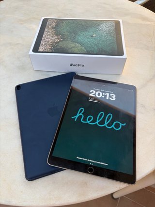 iPad Pro 10,5” 64 GB + funda Apple