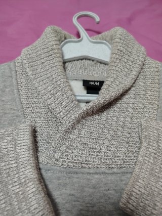 Sudadera polar H&M gris con cuello y puños punto