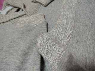 Sudadera polar H&M gris con cuello y puños punto