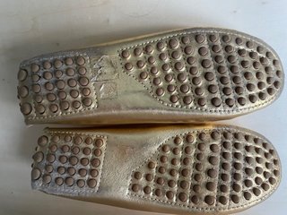 Nauticos dorados Charles & Smith