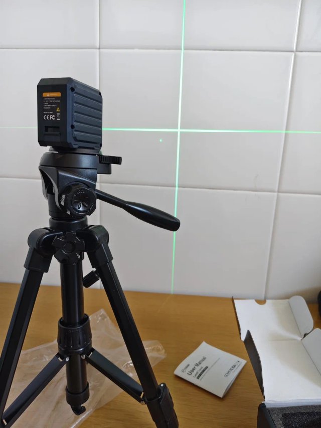 Nivel láser CIGMAN verde con trípode