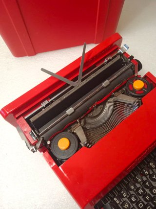 Máquina escribir valentine olivetti olivetti rojo