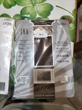 Tre collant nuovi