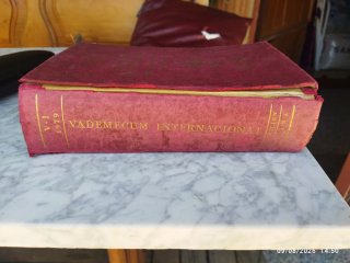Libro de medicina VADEMECUM año 79