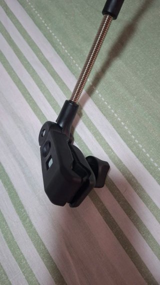 Sombrilla roja para cochecito