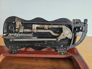 Máquina de coser Singer antigua