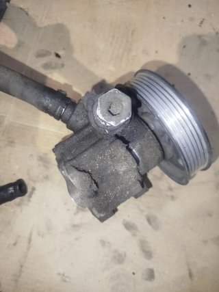 Bomba dirección con bote Audi A4 B7