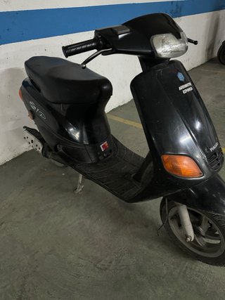 Moto piaggio zip