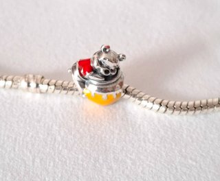 Charm Winnie the Pooh con Miel