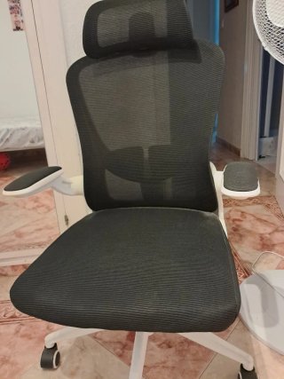 Silla blanca ruedas