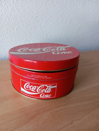 COCA COLA CAJA REDONDA VINTAGE ORIGINAL 16 X 7 CM.