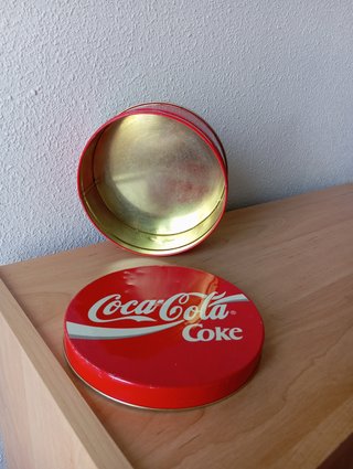 COCA COLA CAJA REDONDA VINTAGE ORIGINAL 16 X 7 CM.