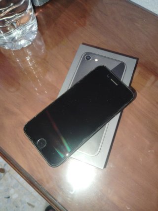 iPhone 8 Negro con Caja