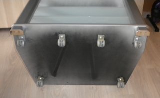 Mesa TV cristal con ruedas