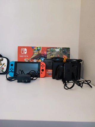Nintendo Switch V2 + Juegos y Accesorios