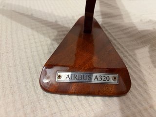 Maqueta Avión Airbus A320 Madera 1/100