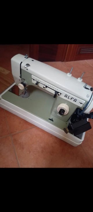 Máquina de coser Alfa 482