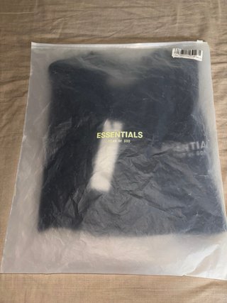 Camiseta Essentials Negra
