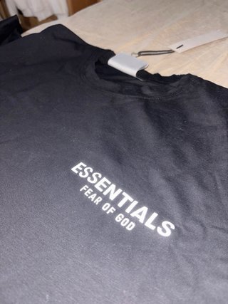 Camiseta Essentials Negra