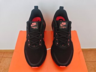 NIKE VOMERO 18 - 2 USOS