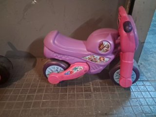 Moto infantil rosa y morada