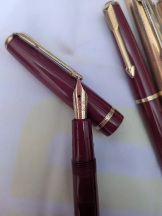 Bolígrafos Parker Vintage Dorados y Rojos , oro 14