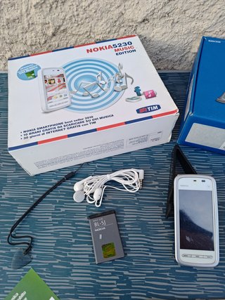 Nokia 5230 Music Edition/Navi – Set da collezione