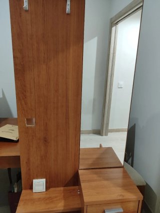 Mueble recibidor madera con espejo