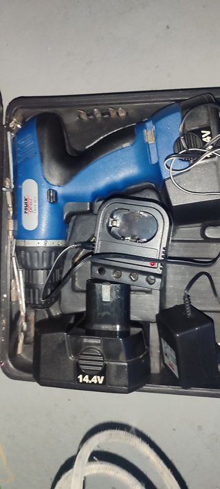Taladro Inalámbrico Powerplus 14.4V POW307/2