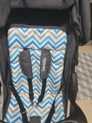 Carrito de bebé gris y azul