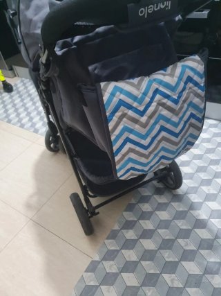 Carrito de bebé gris y azul