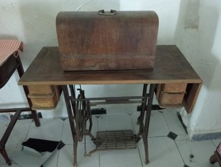 Máquina de coser Sigma antigua