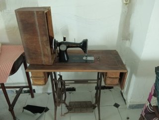 Máquina de coser Sigma antigua